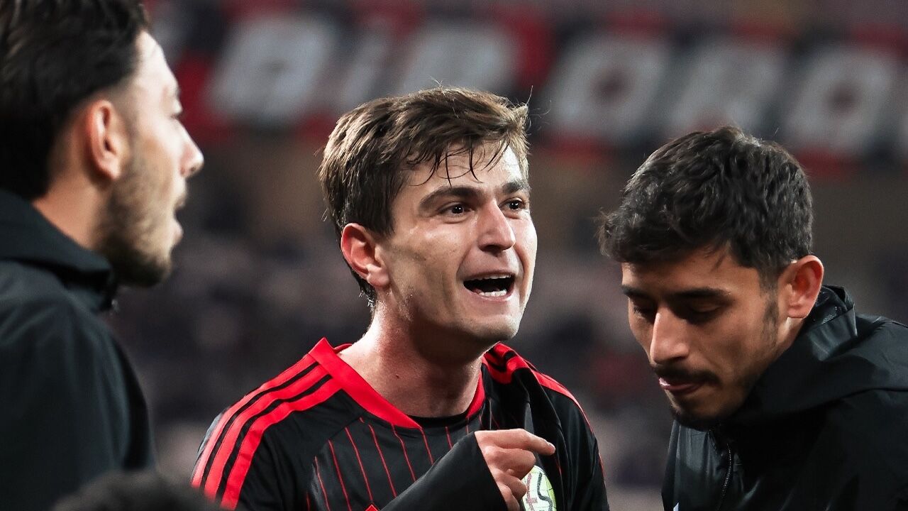 Eskişehirspor - 1922 Akşehirspor maçı ilk yarı sonucu: 2-1
