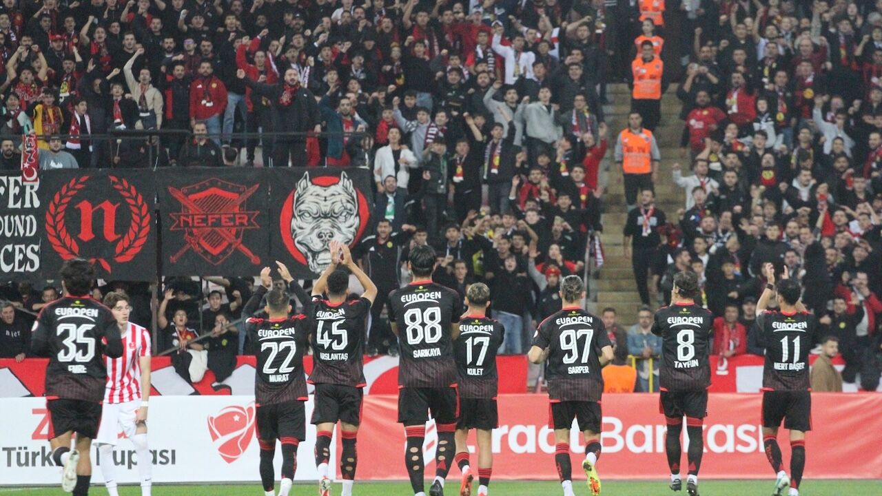 Eskişehirspor ile taraftarlar özlem giderdi
