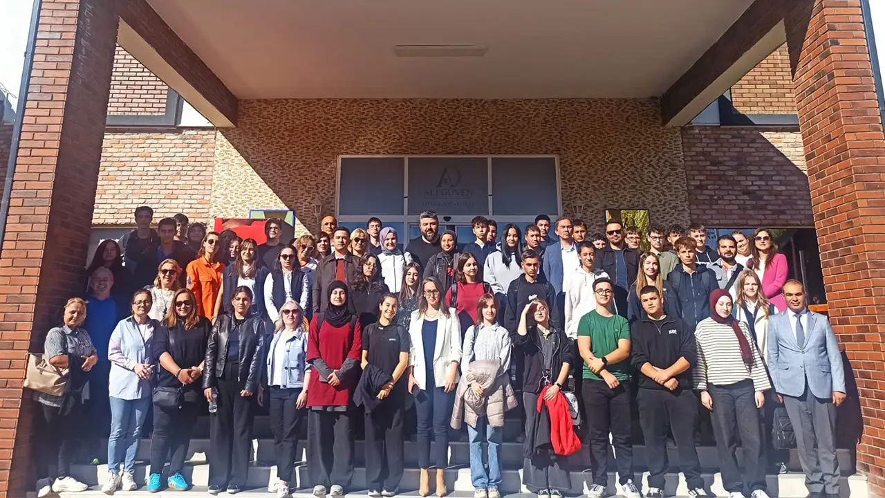 Gençtek Eskişehir’de Yeni Dönem Heyecanı Öğretmen Ve Öğrenciler Bilişim İçin Buluştu2 Istikbalgazetesi