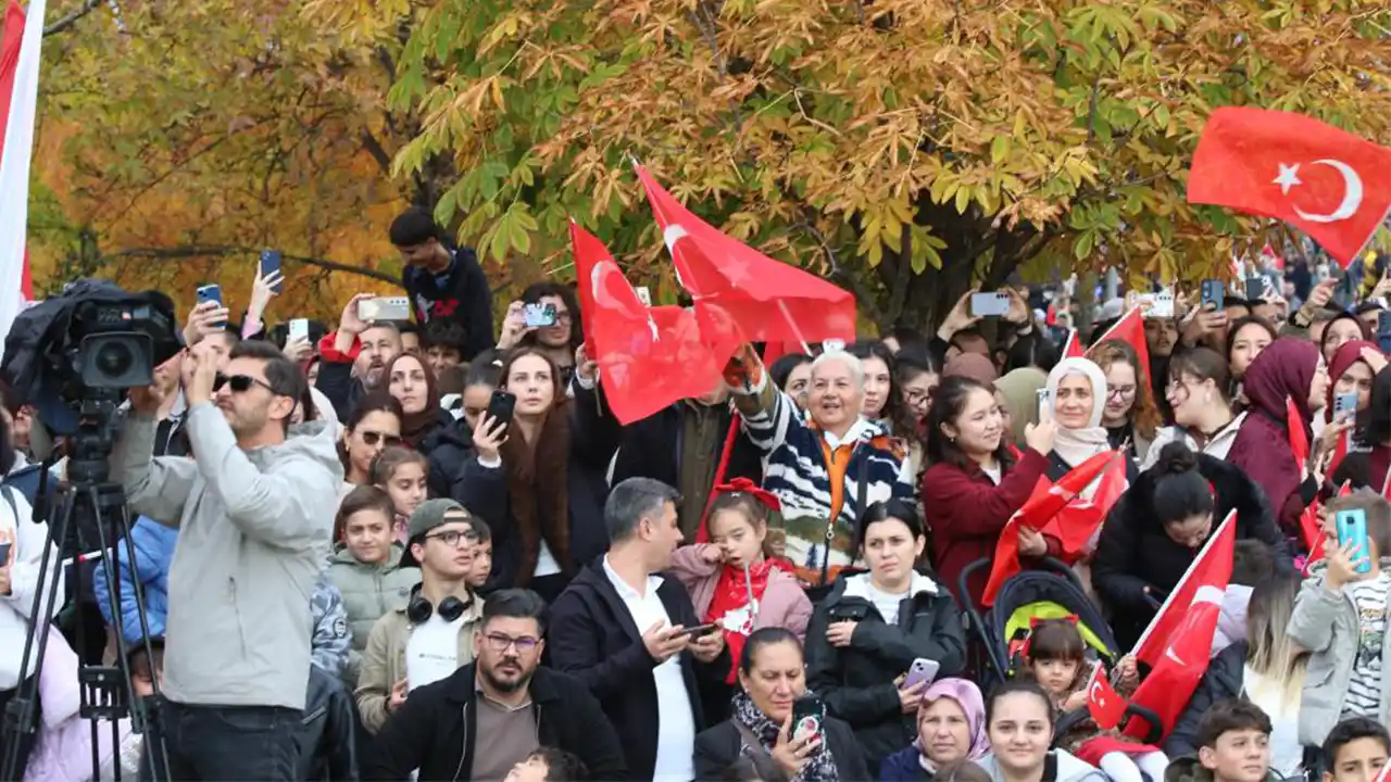 Solotürk’ten Unutulmaz Gösteri! Eskişehir’de 29 Ekim Coşkusu Gökyüzüne Taşındı Istikbalgazetesi-1